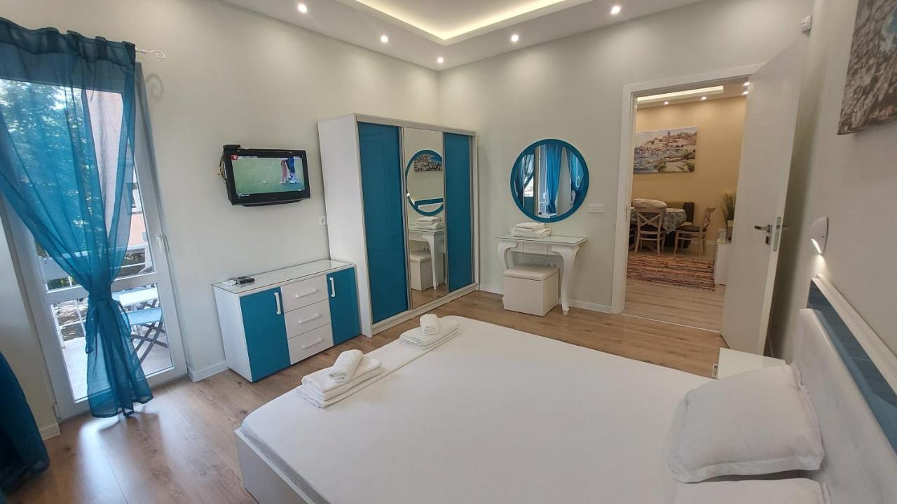 Pink & Blue - 2bdr With Balcony - Wi-fi *